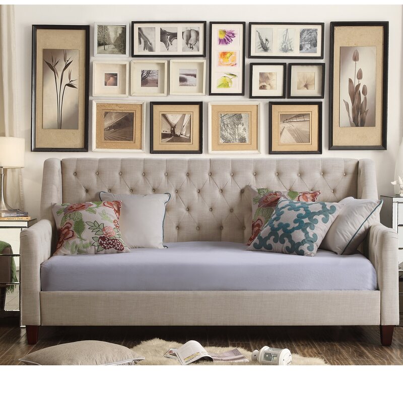 Pennington Twin Size Tufted Daybed