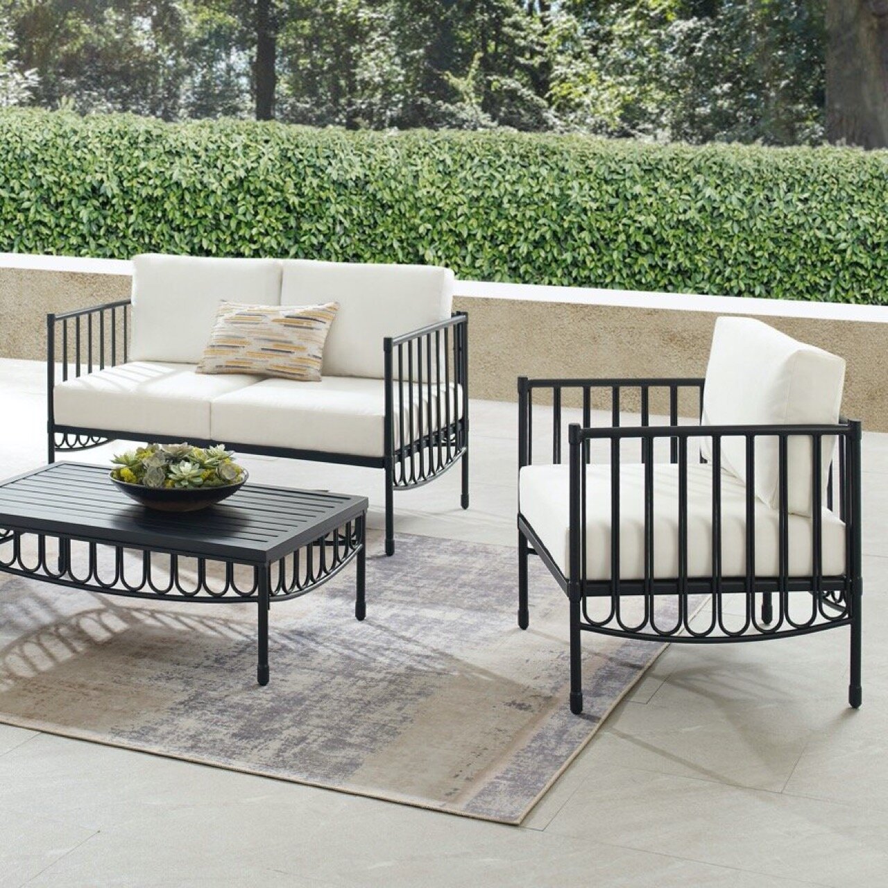 Relaxed Outdoor Seating Groups