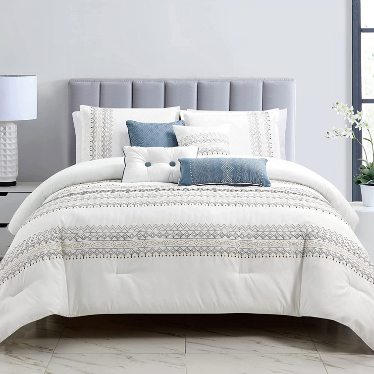laura hart comforter