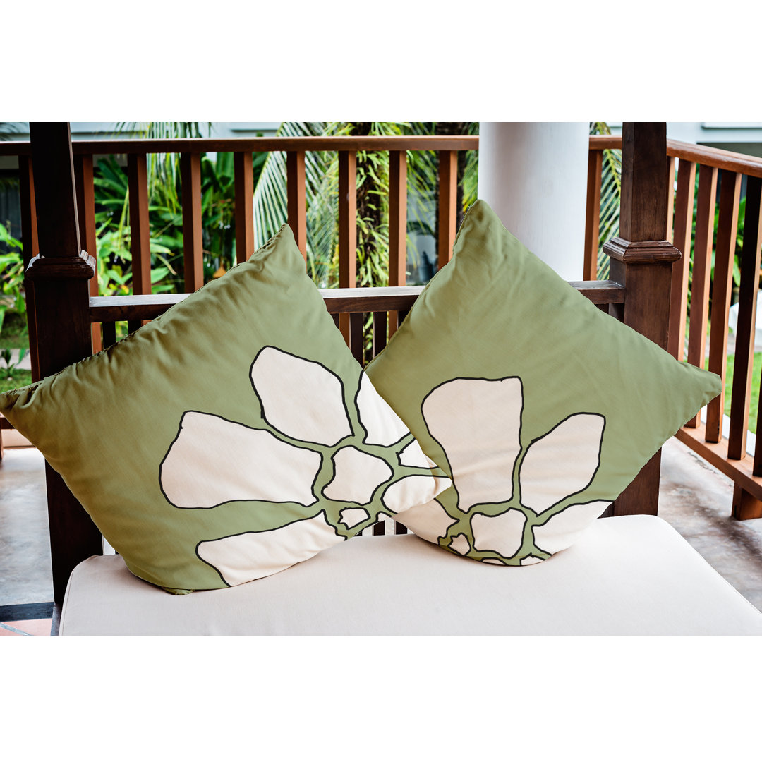 East Urban Home Außen-Dekokissen Caytlyn