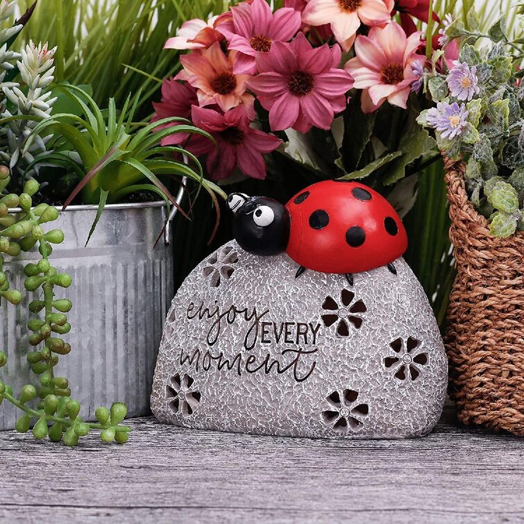 Steel Ladybird Figurine with Solar Powered Animal Lights for Garden Patio and Lawn Decor and Yard ornaments Metal Garden Art Decoration