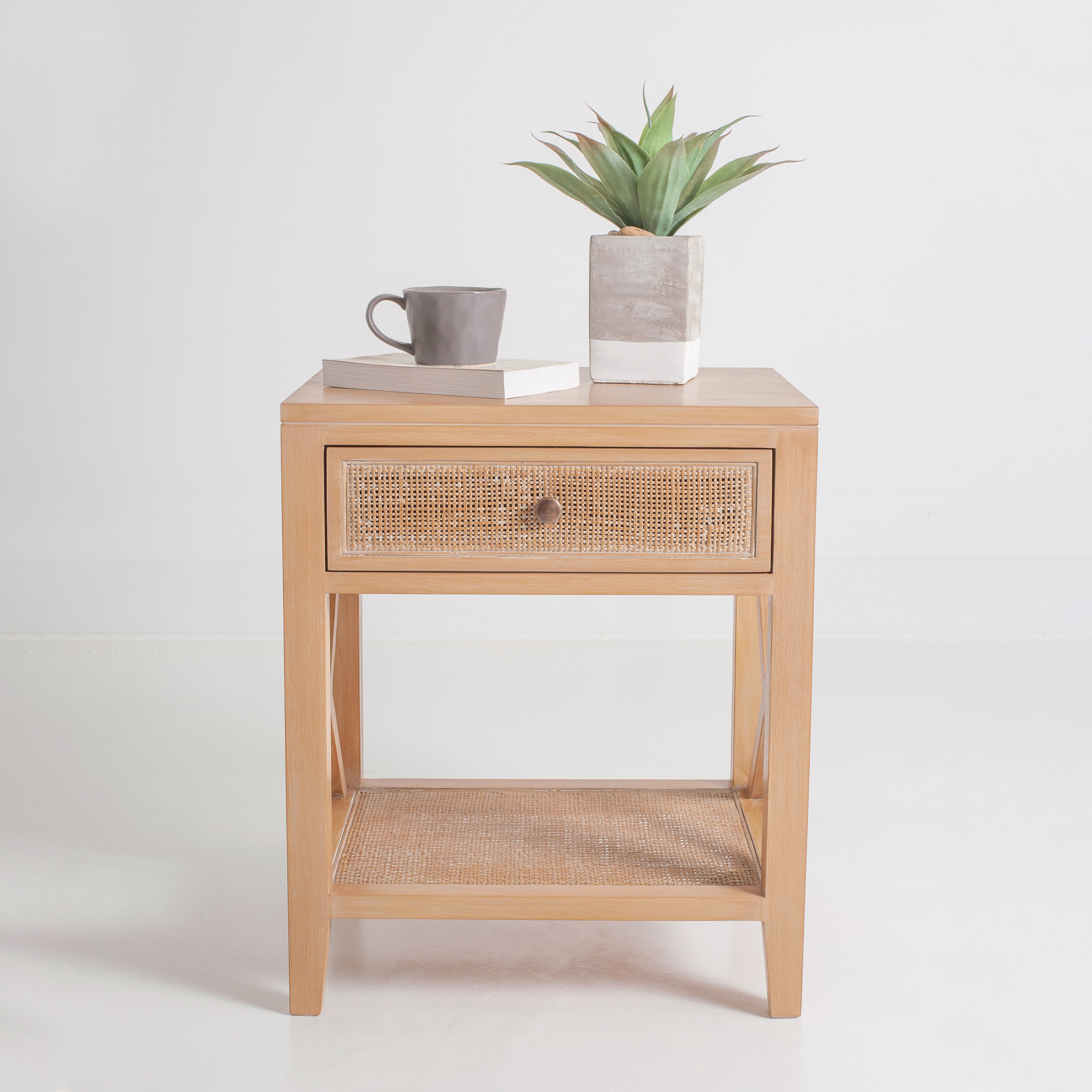 Featured image of post Wood End Tables With Storage - Browse our wide selection of tables in all sorts of sizes and styles to find one that&#039;ll fit your needs and your space.