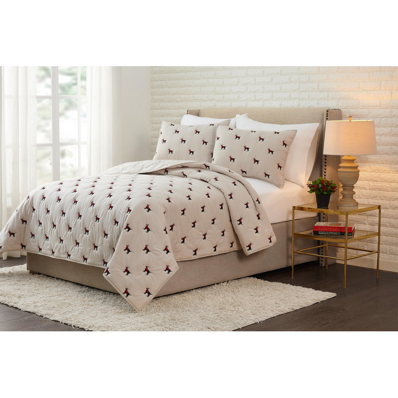 The Holiday Aisle Resendez Holiday Labrador Embroidered Quilt Set