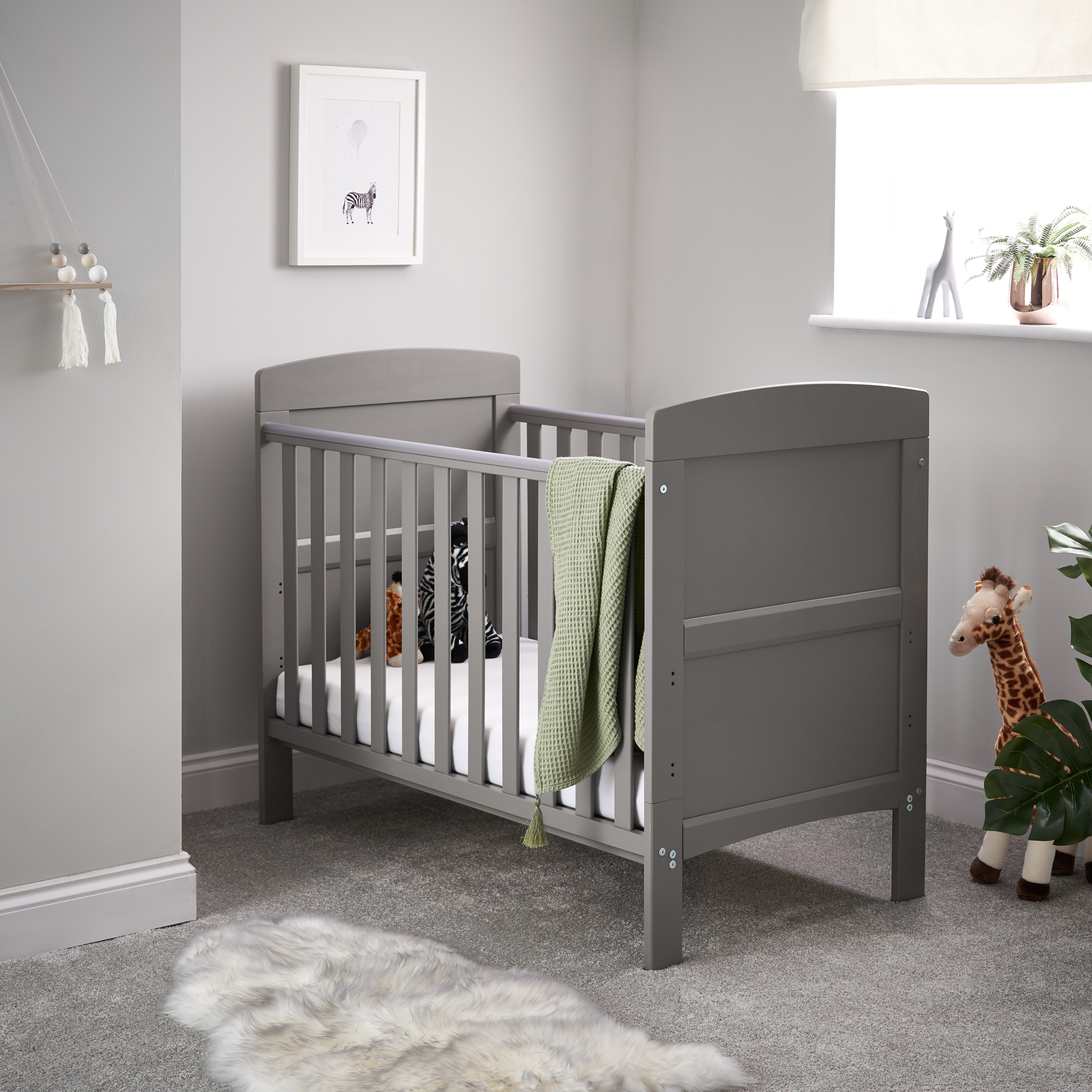 mini cot bed