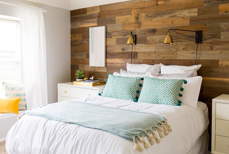 room tour: this bedroom gives new meaning to the phrase “sunny