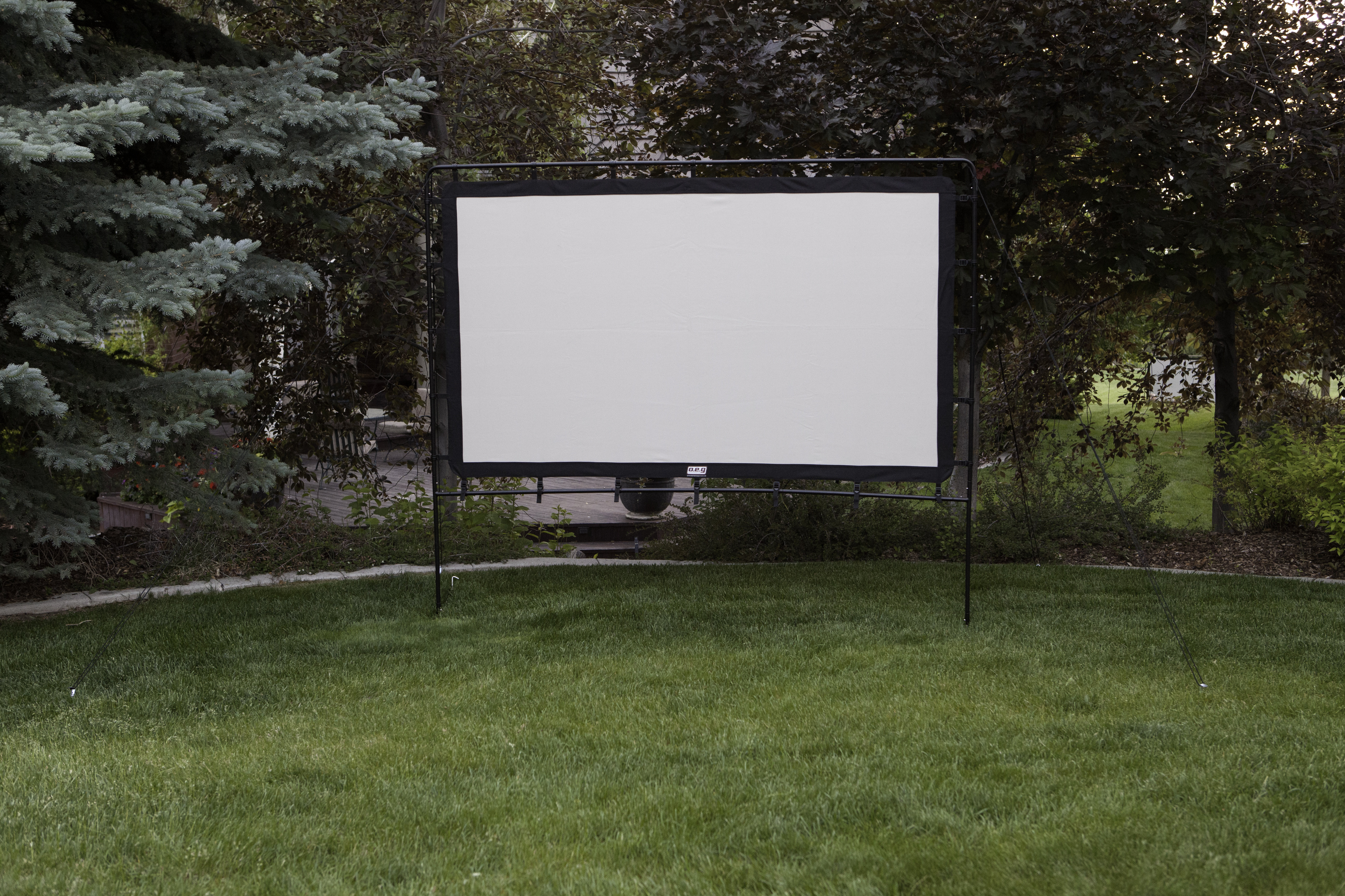 Lacegre HD Projector Screen,Portable Folding Anti-Crease Indoor Outdoor Projector Movies Screen for Home,Screen Size 60inch,72inch,84inch,92inch Projection Screens 