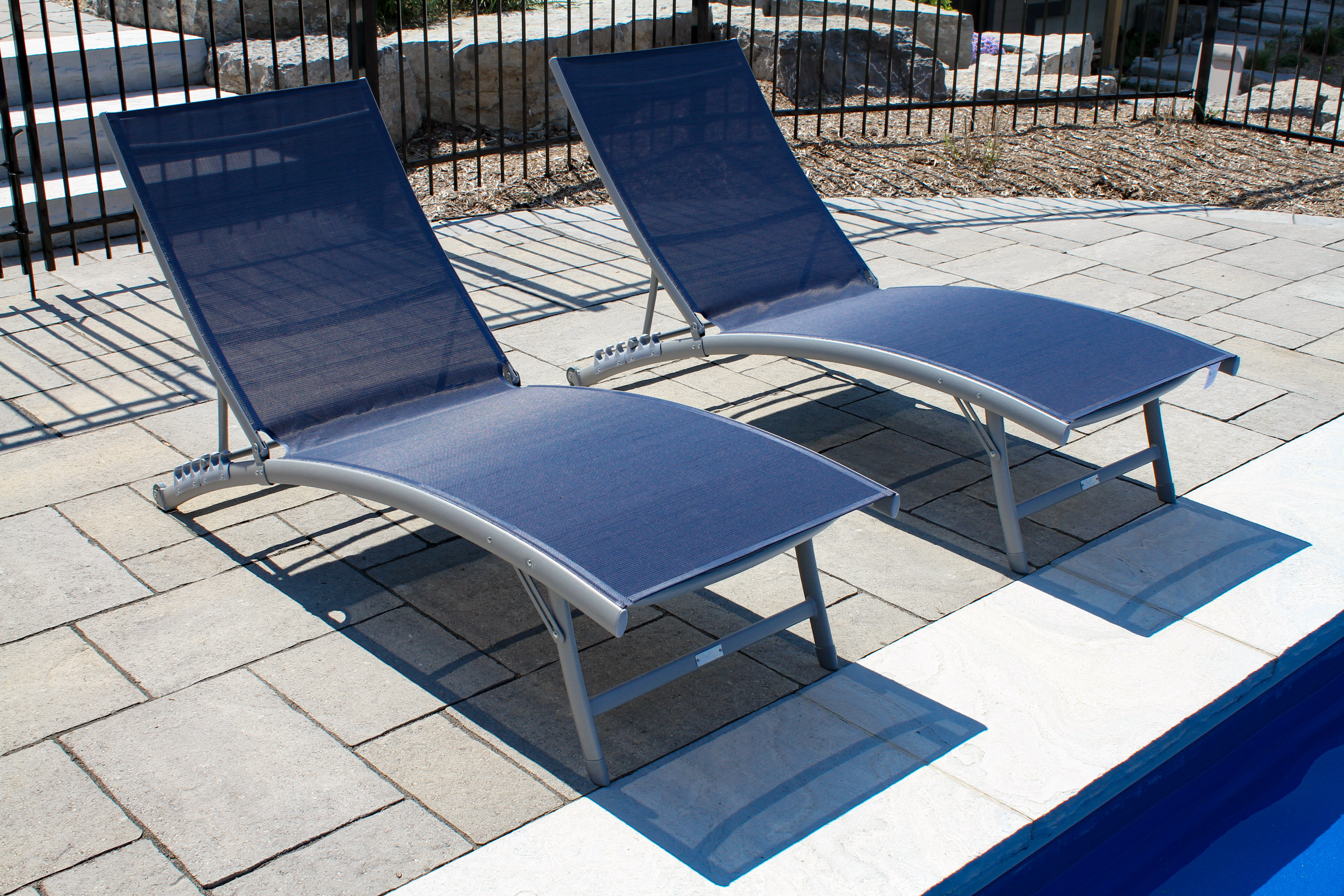 folding sunbathing chair