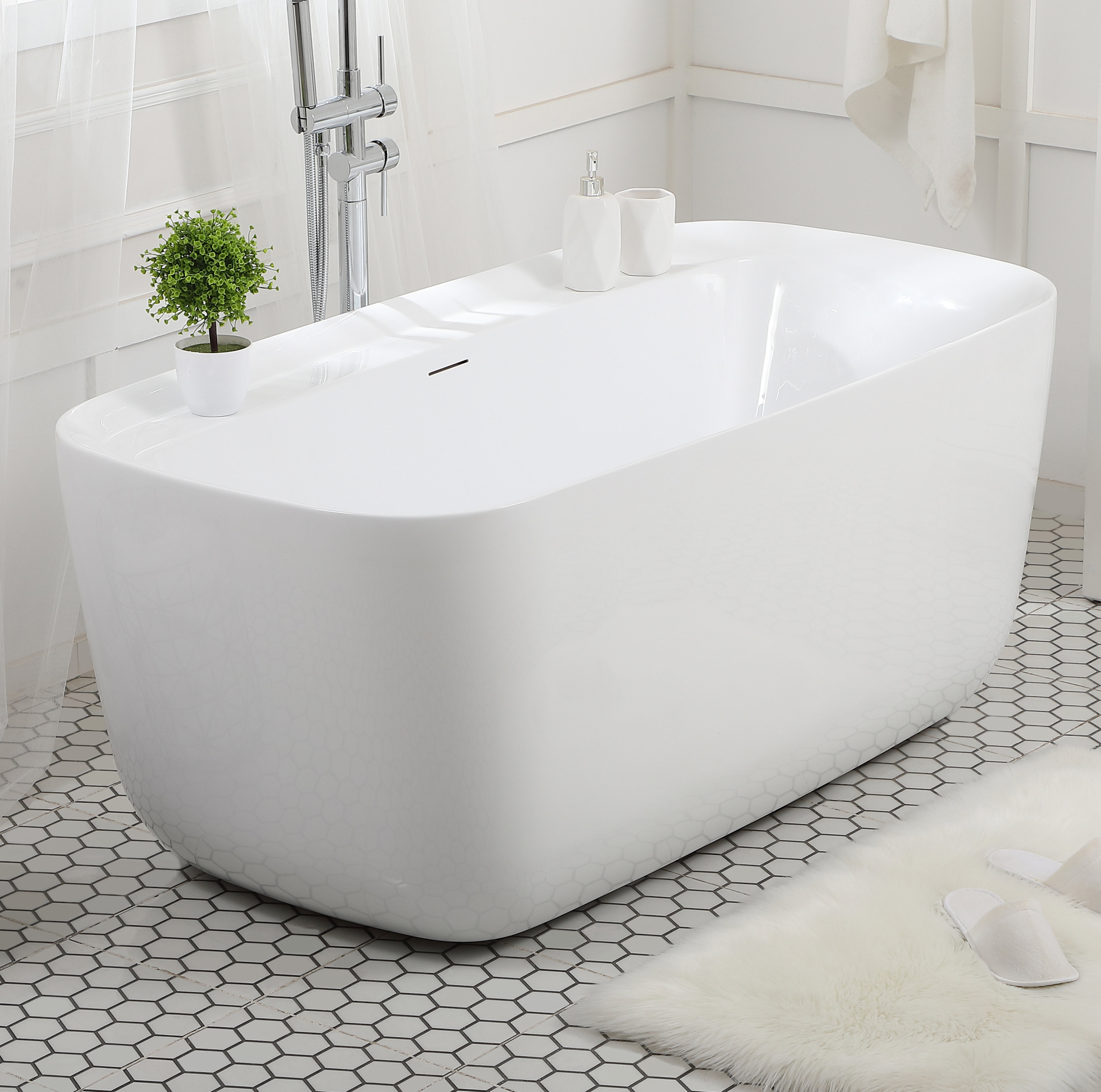 White Acrylic CUPC Certified Stand Alone Tub Modern Style with Chroming Brass Overflow and Drain 67 In Freestanding Bathtub Modern Seamless Socking Tub PW-28778