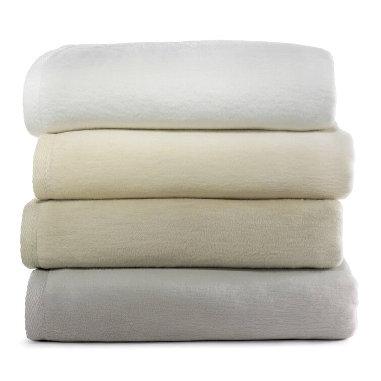 100% Long Staple Cotton Perfect for Year Around Use White, King/Cali King Luxury Reversible Cotton Blanket Peacock Alley Favorite Blanket 
