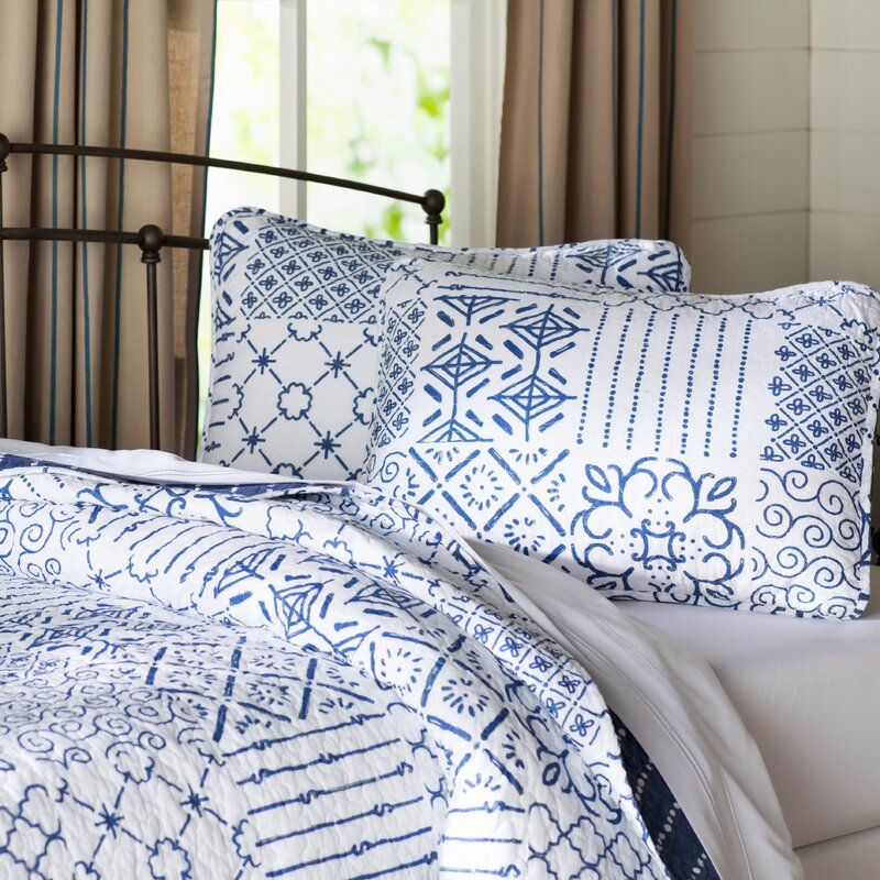 navy and white quilt