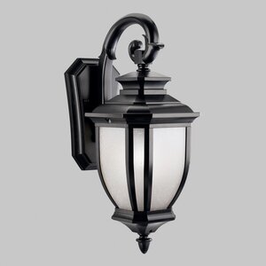 Greenview Traditional Metal 1-Light Outdoor Wall Lantern