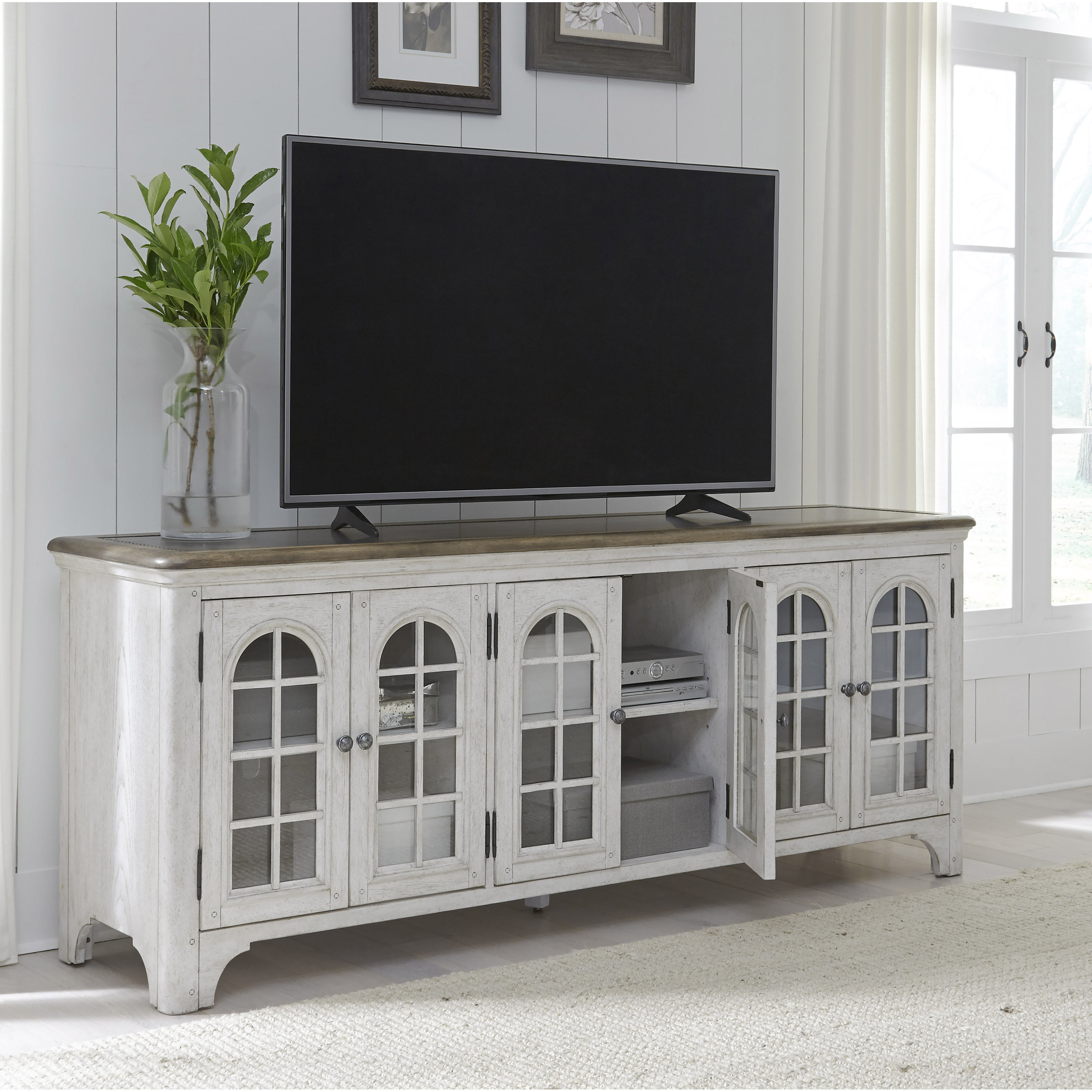 Laurel Foundry Modern Farmhouse Philips TV Stand for TVs up to 75