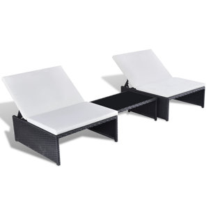 3-tlg. Lounge-Set mit Kissen und Tisch von dCor ..