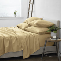 yellow sheets and pillowcases