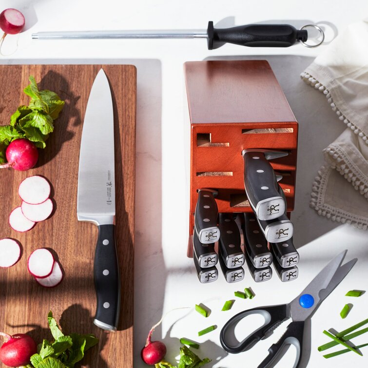 Upgrade your knife block w/ this Stainless Steel 15-piece Farberware set  for $19 (Reg. $32)