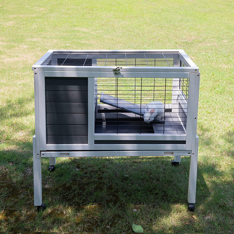 rabbit hutch with pull out tray