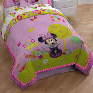 Minnie Bowtique Garden Party All Season Down Alternative Comforter
