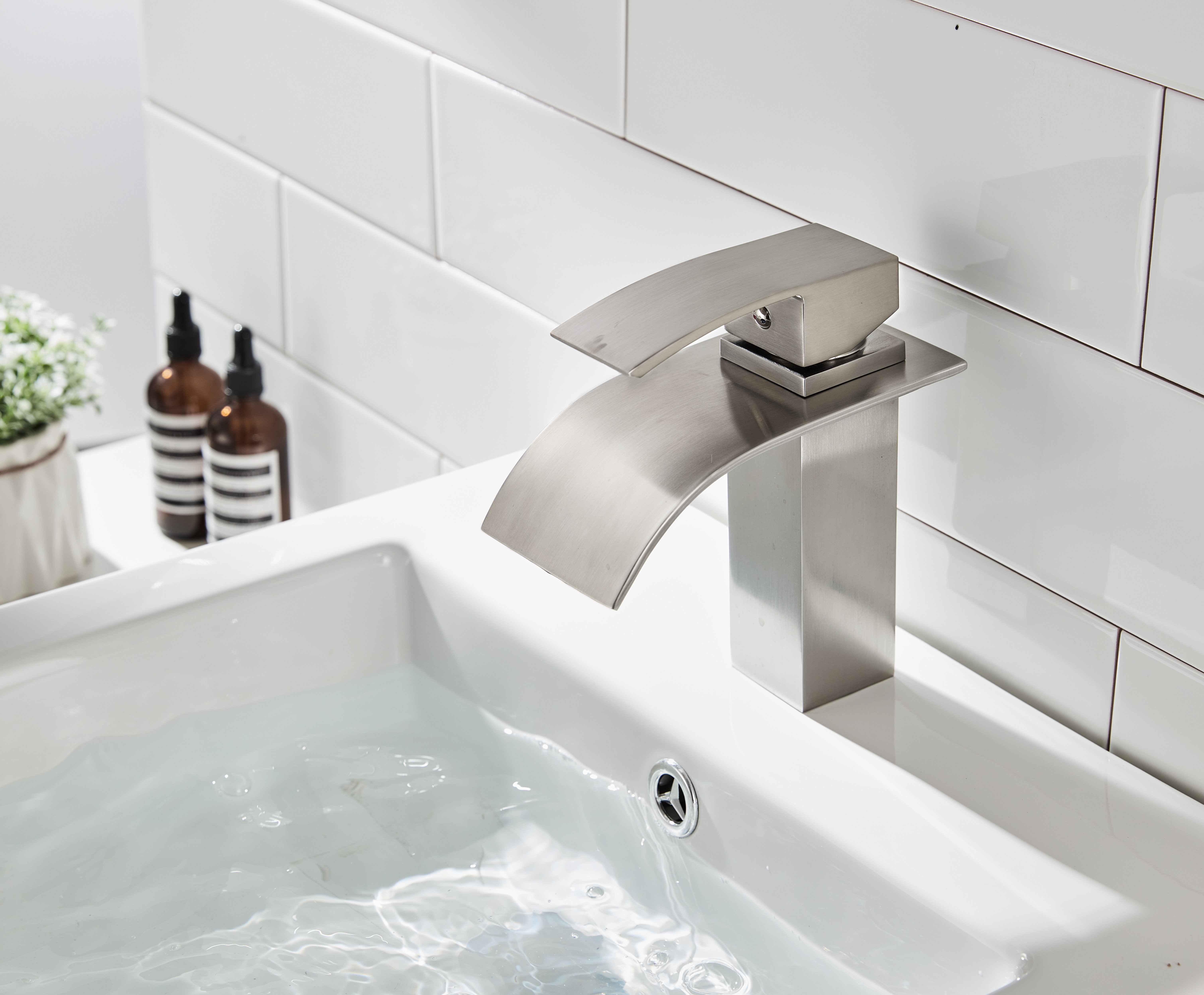 Single Hole Bathroom Faucet Single Hole Bathroom Faucet