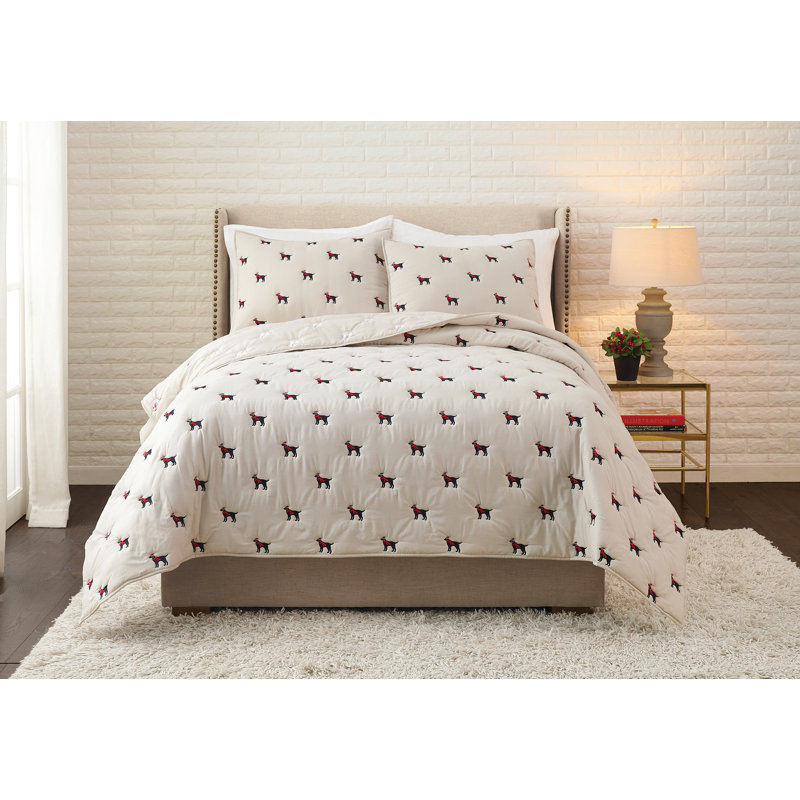 The Holiday Aisle Resendez Holiday Labrador Embroidered Quilt Set