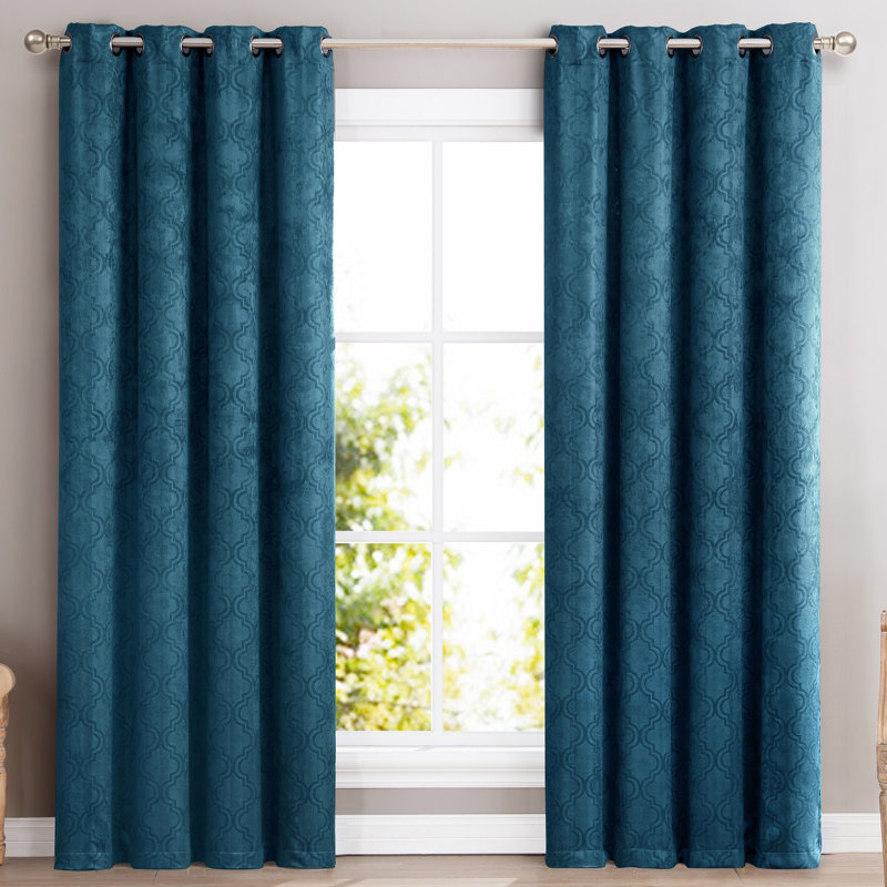 Red Barrel Studio Rabideau Geometric Blackout Thermal Grommet