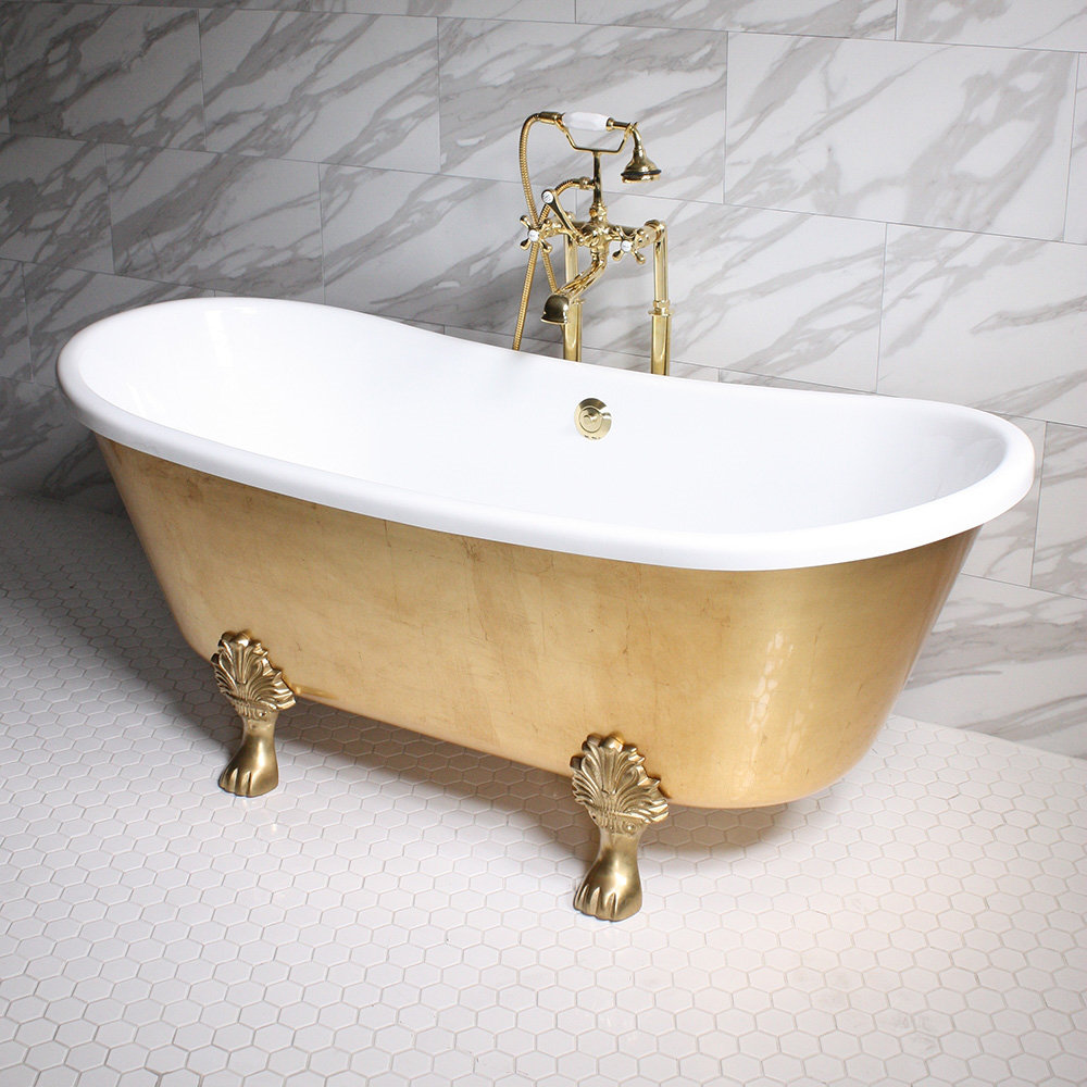 clawfoot soaking bathtub