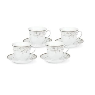 disposable tea cups and saucers