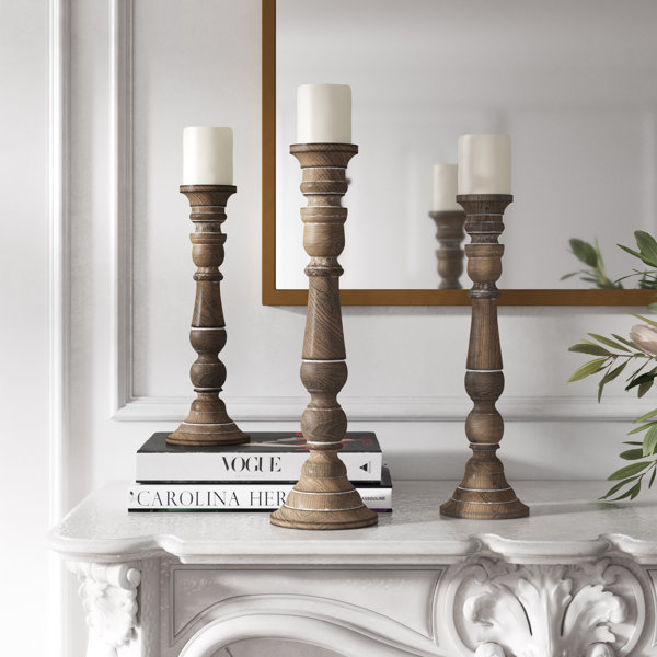 Table Decoration Delicate Embossed Pattern European Vintage Style Candle Holder for Living Room Dining Room Table Pillar Candle Holder