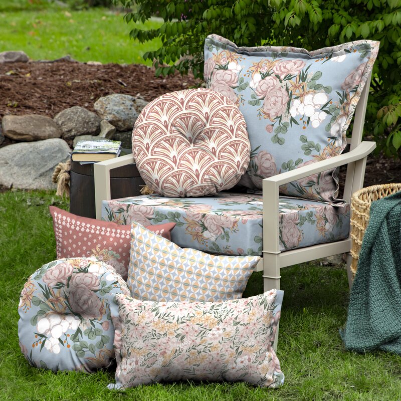 Ophelia Co Giovanny Floral Outdoor Lounge Chair Cushion