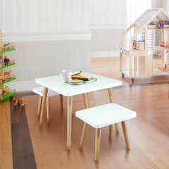kids table and stools