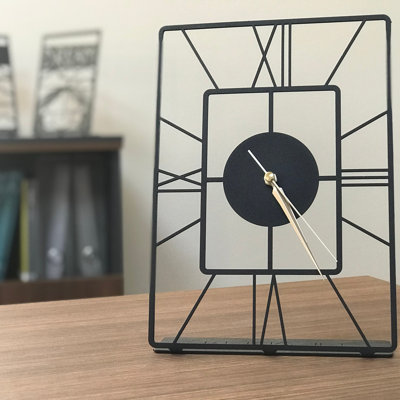 Retro Analog Metal Mechanical Tabletop Clock in Black