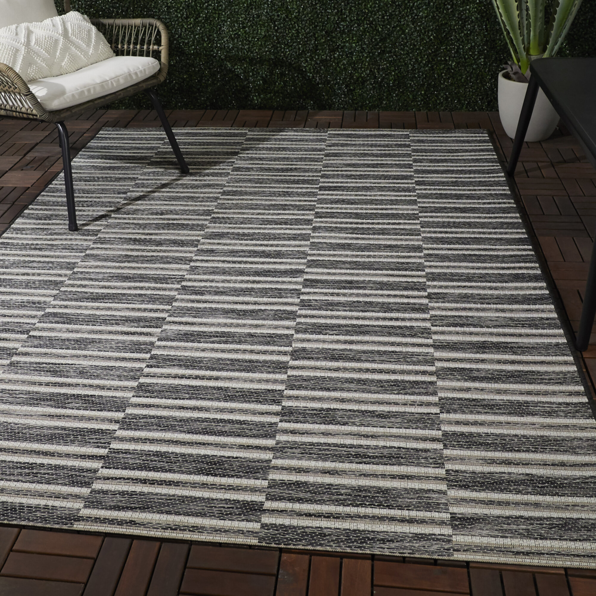 Longshore Tides Aminata Machine Woven Gray/White Indoor/Outdoor Rug | Wayfair