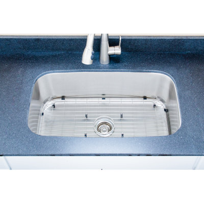 craftsmen series 31" l x 18" w undermount kitchen sink with basket strainer and grid