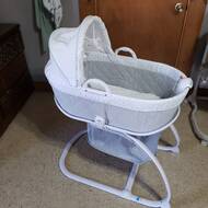 delta moses bassinet