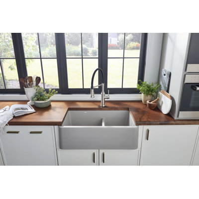 Versailles Farmhouse 33 in. 55/45 Double Bowl Kitchen Sink in Pure Copper with Bottom Grid