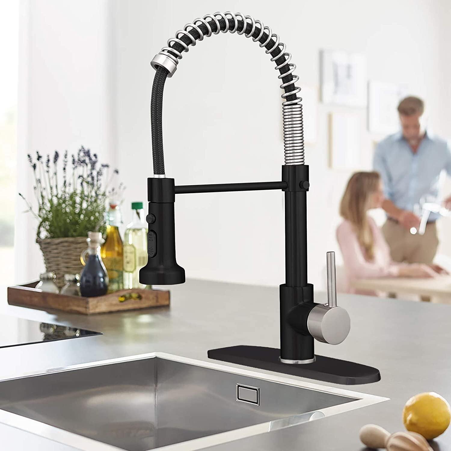 Commercial Single Handle Lever Pull Down Kitchen Sink Faucet Pull Down Sprayer