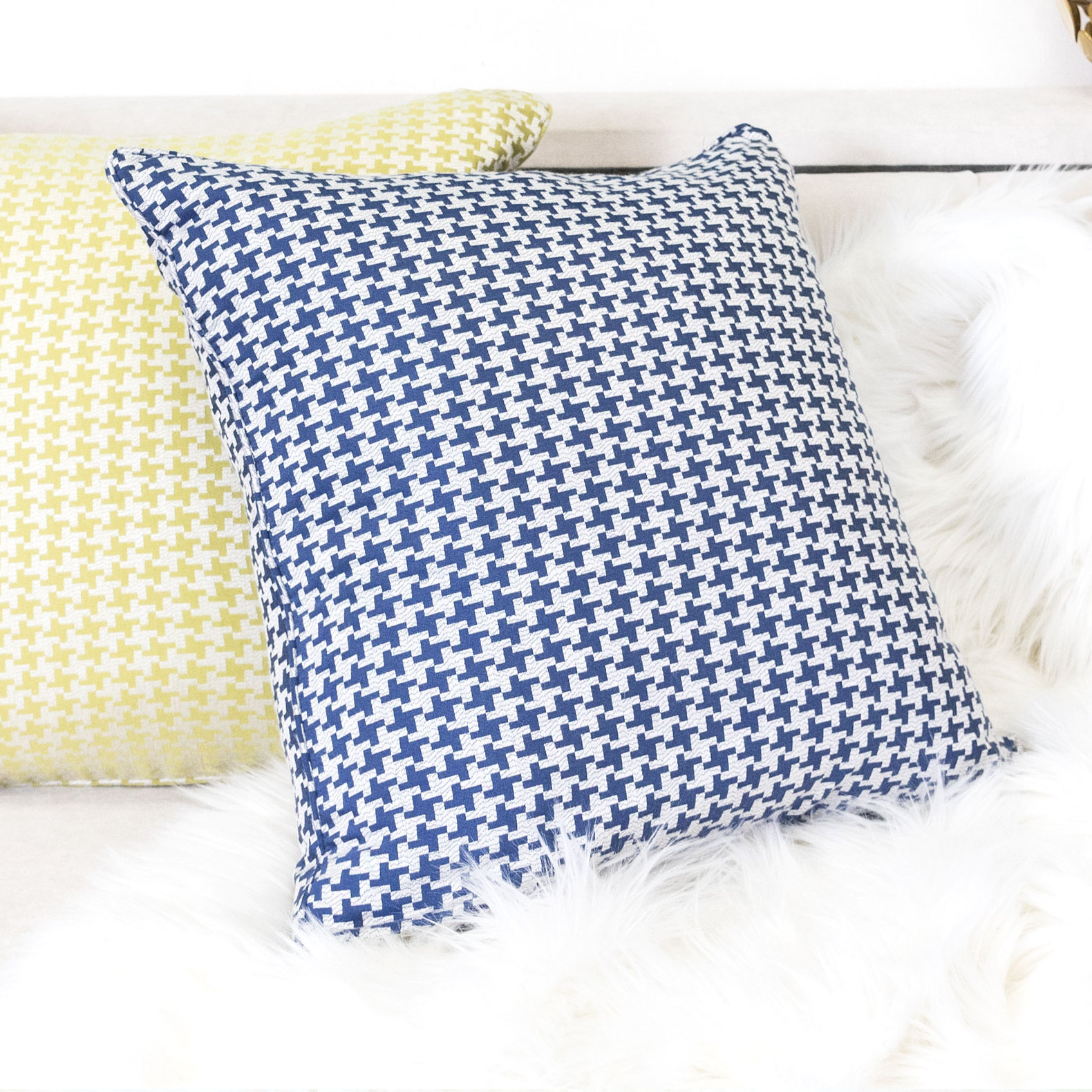 Alcott Hill Jessamine Houndstooth Throw Pillow Reviews Wayfair