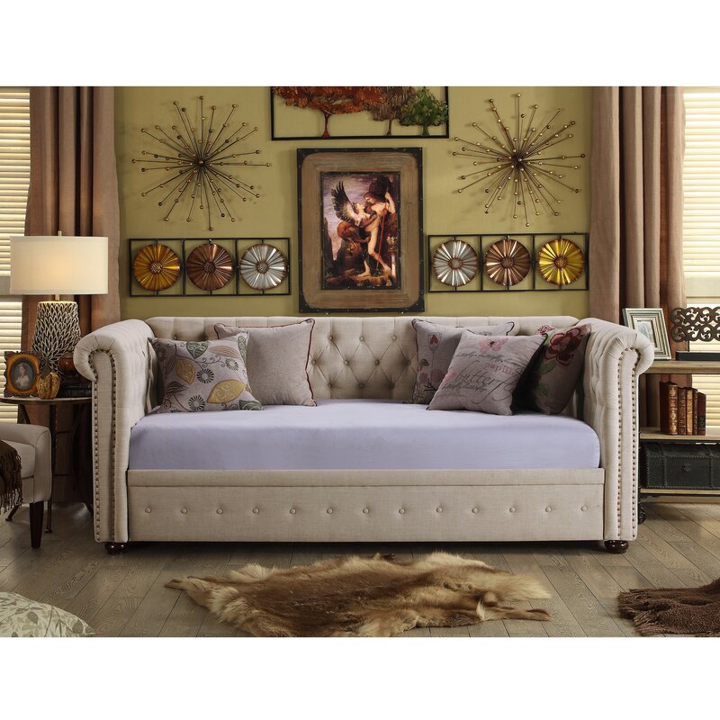 Bandecca Chesterfield Daybed