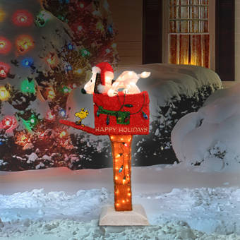 The Holiday Aisle Pre Lit 3d Soft Tinsel Sculpture With Snoopy On Mailbox Lighted Display Reviews Wayfair