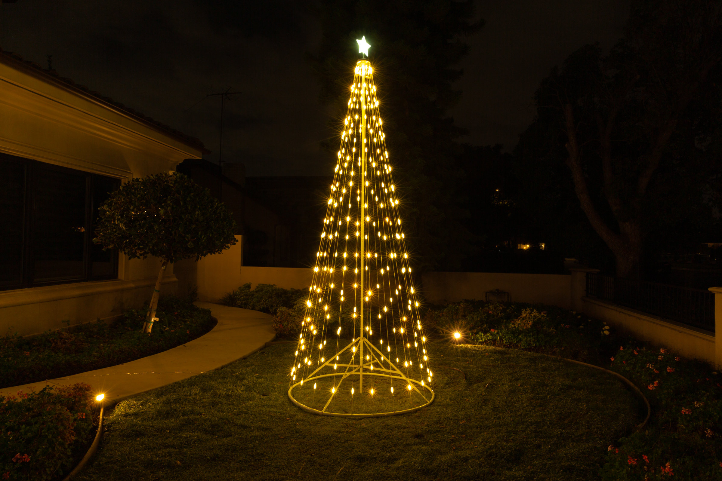 led cone tree