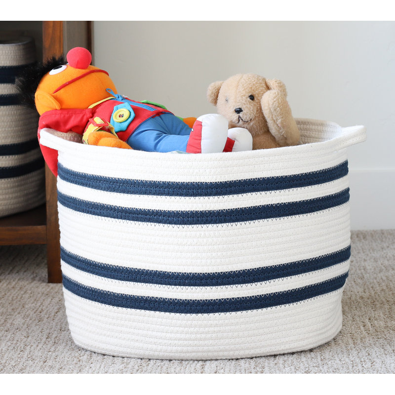 chloé basket