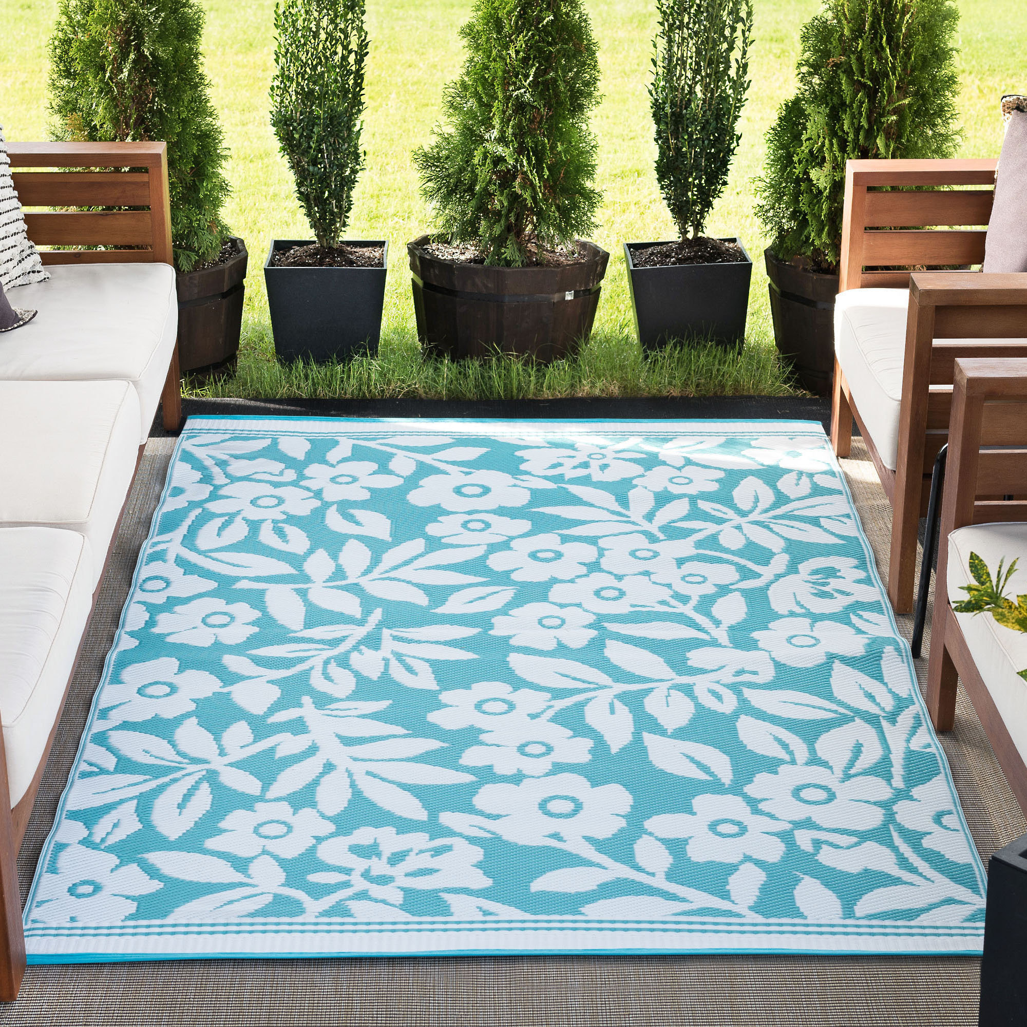 Winston Porter Trentin Power Loom Plastic Aqua/White Indoor/Outdoor Rug ...