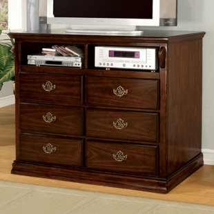 Gingras Traditional Media 6 Drawer Chest by Fleur De Lis Living
