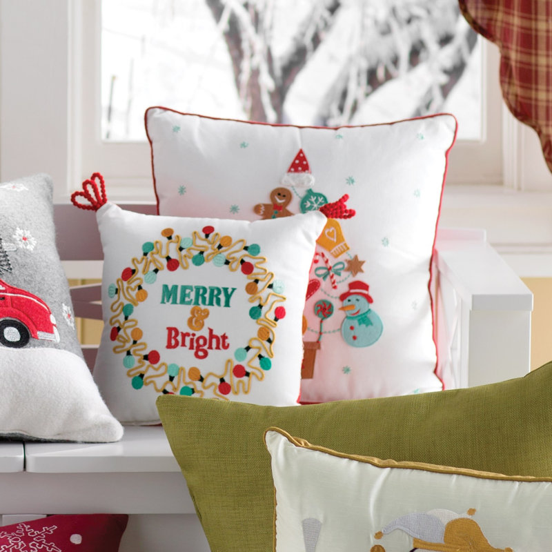 The Holiday Aisle Christmas Lights Wreath Cotton Throw Pillow