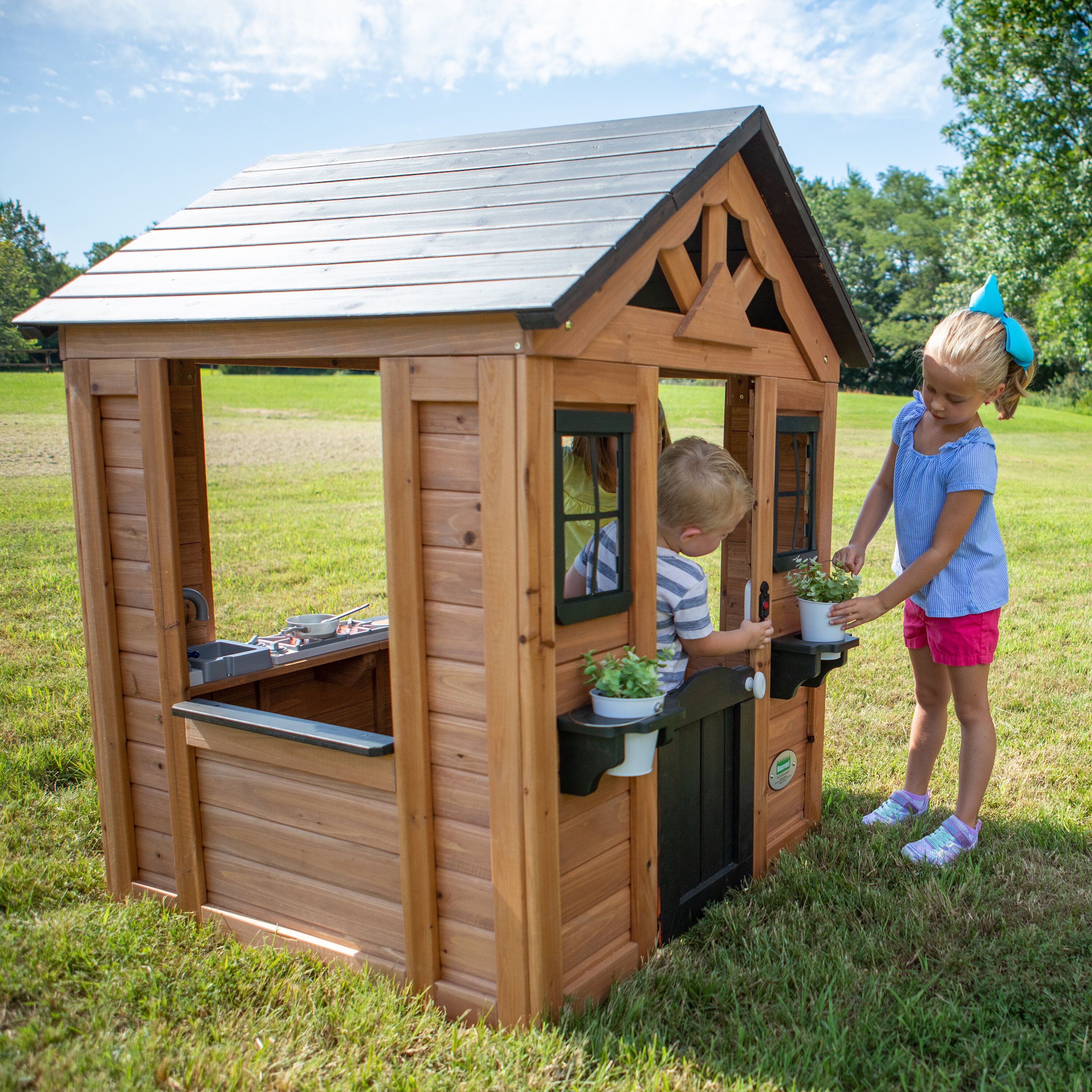 Backyard Discovery 3 5 X 3 9 Indoor Outdoor Cedar Playhouse With Kitchen Reviews