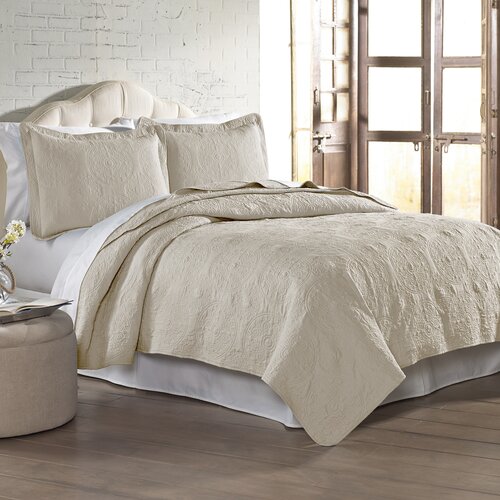 Dakota Fields Dallastown Microfiber Reversible Traditional Quilt Set ...