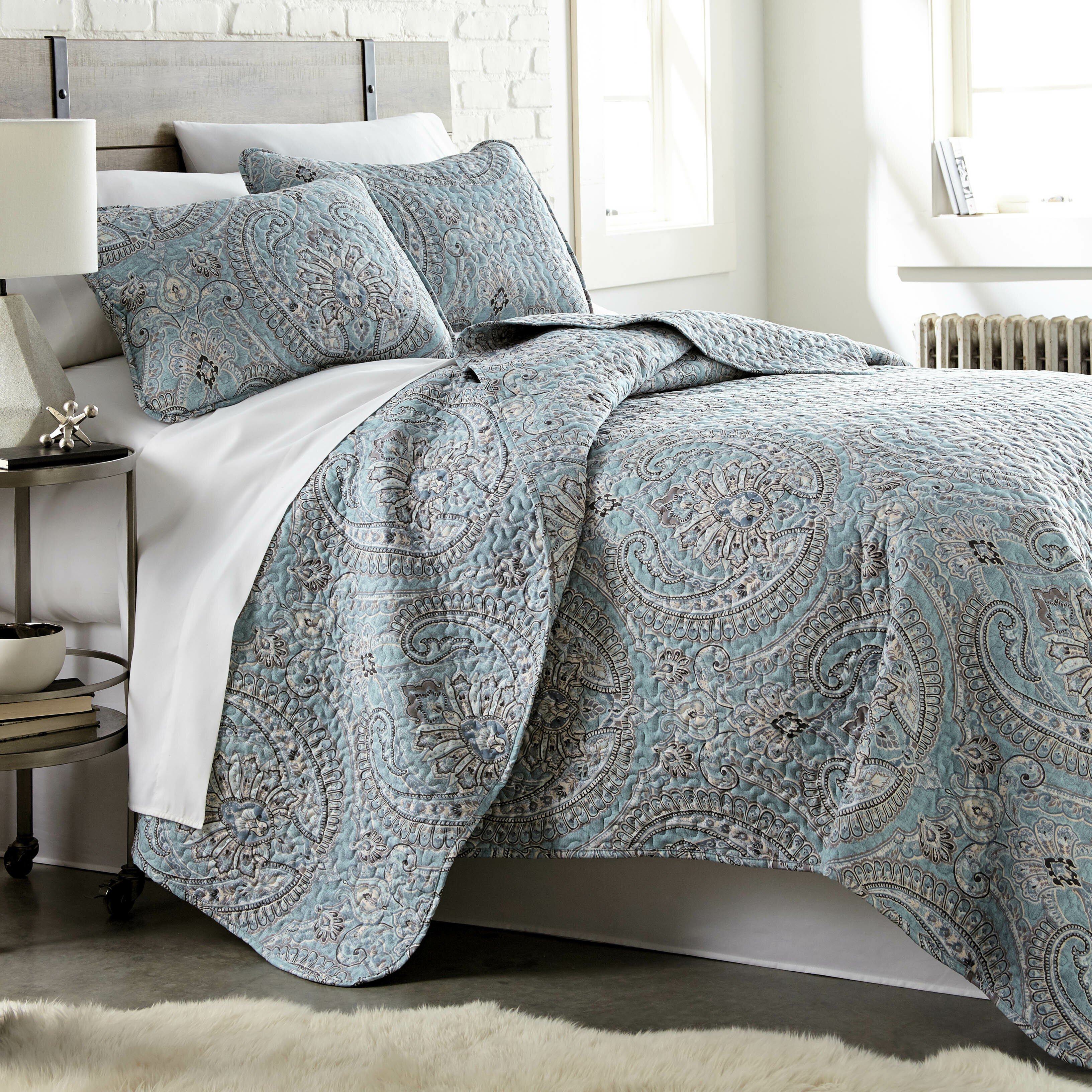 Breathable Coverl Details about   Madison Park Quilt Classic Damask Medallion Design All Season 