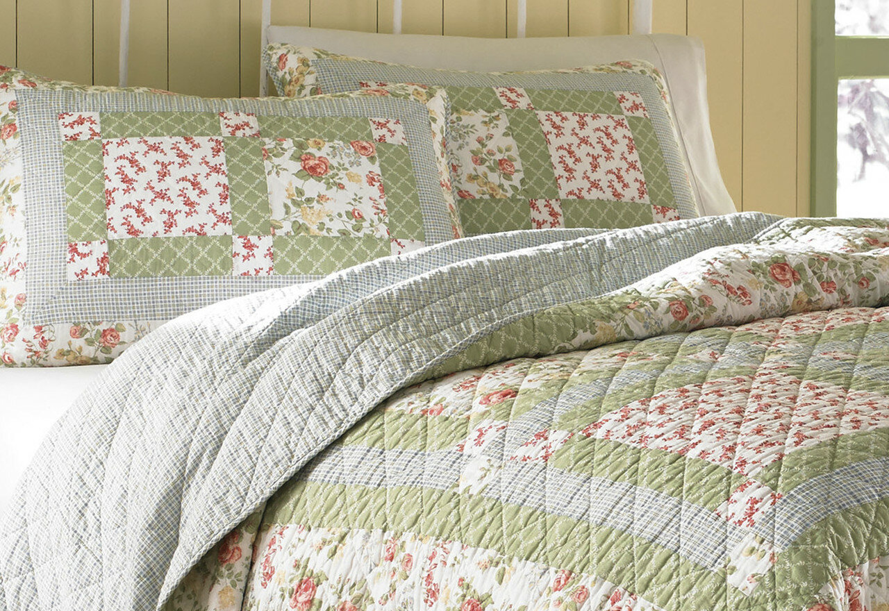 Cozy Cottage Style Bedding 