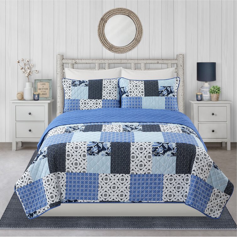 Laurel Foundry Modern Farmhouse Seder Microfiber Reversible Quilt Set ...