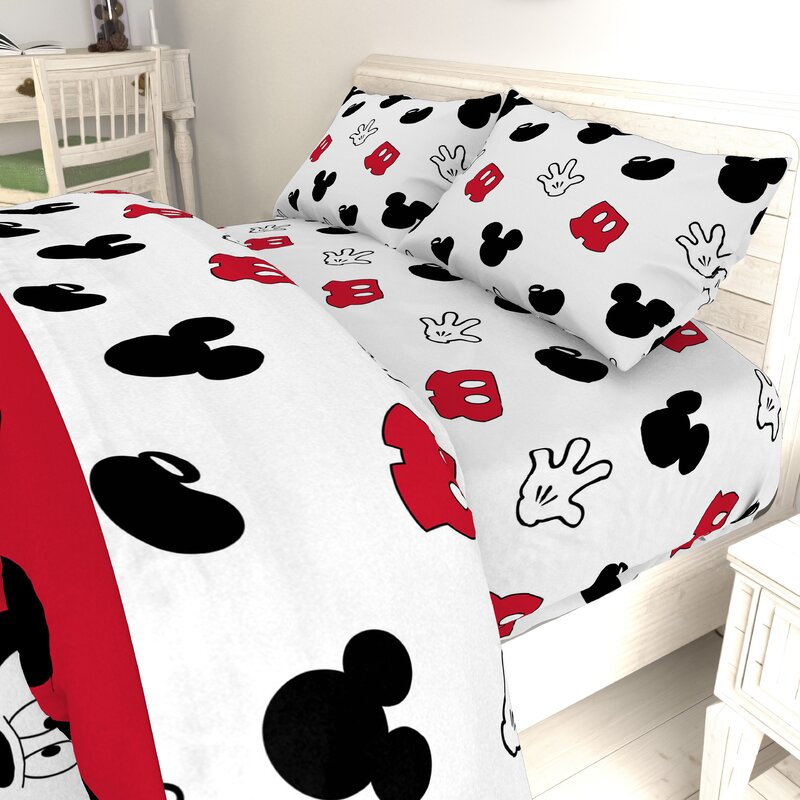 Fingerlings Disney Mickey Mouse Cute Faces Reversible Comforter