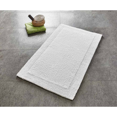 Akayla Bath Rug AGM Home Store Color White